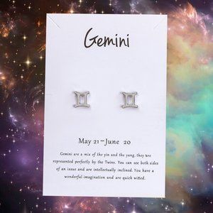 GEMINI Zodiac Silvertone Stud Earrings on Card NEW! 1124x2